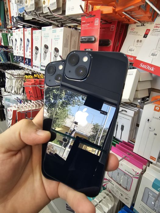 iPhone 13  128GB 88%. 79% batareya.