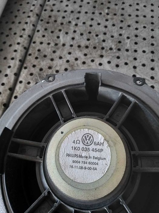 Boxa audio stanga fata vw golf 5 plus 5m 1k0035454p