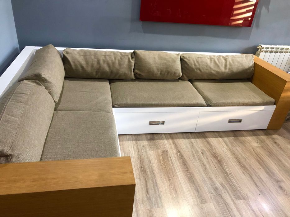 Масивен диван с допълнително място за съхранение на багаж