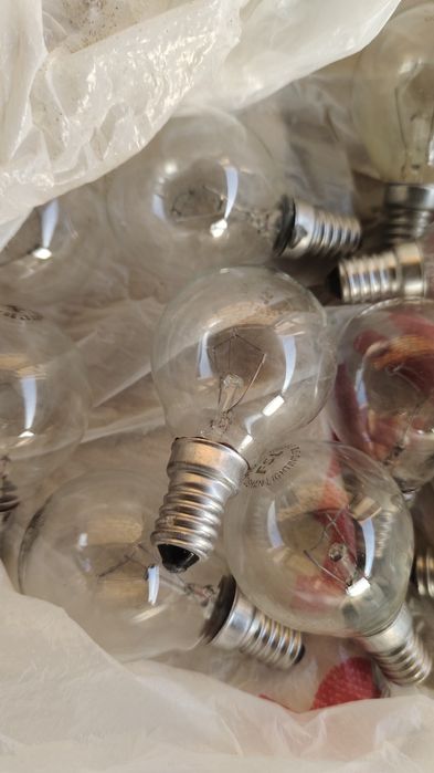 Лампочка 60ватт.