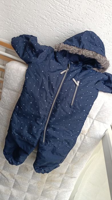 Salopeta iarna h&m mar86 cu caciula si manusi