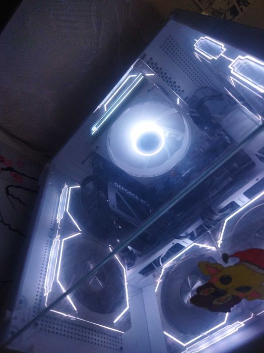 Игровой компьютер ему год