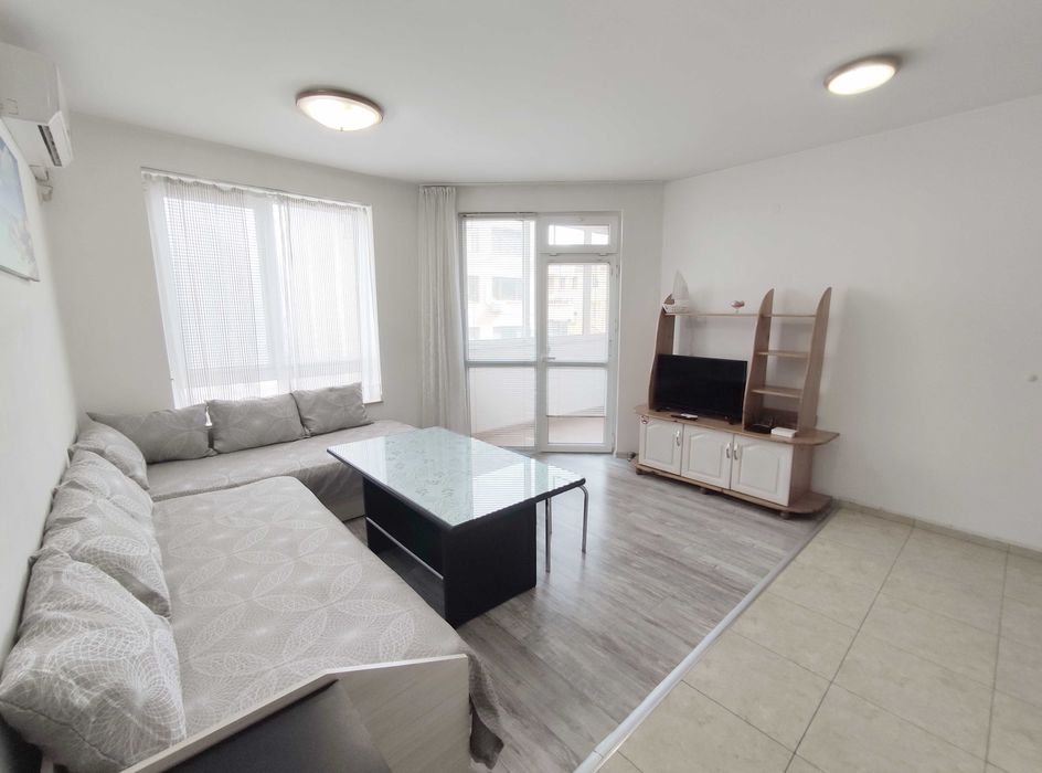 До Морска градина, двустаен за нощувки ”Плаж 1”, ж.к. Лазур, Бургас