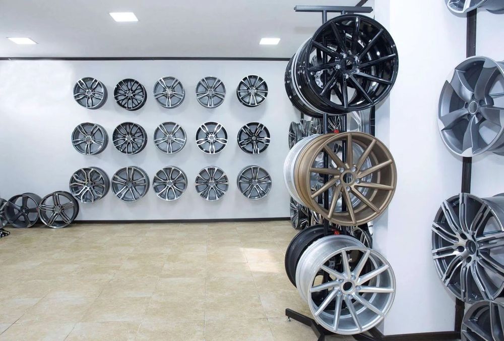 Bine ați venit la RoWheels, destinația ta pentru jante și accesorii auto de înaltă calitate! La RoWheels Magazin fizic si online de jante pentru Audi BMW Mercedes Porsche volkswagen