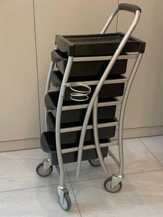 Помощник парикмахера