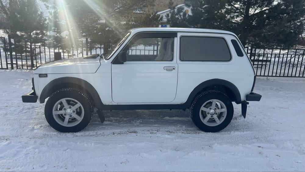 Продам автомобиль Нива