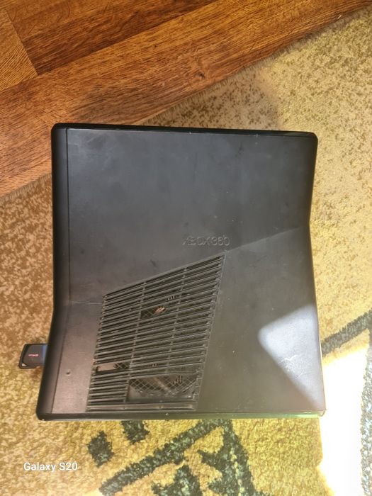 Продам xbox 360 slim freboot aurora