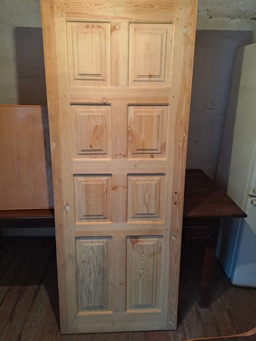 Двери деревянные