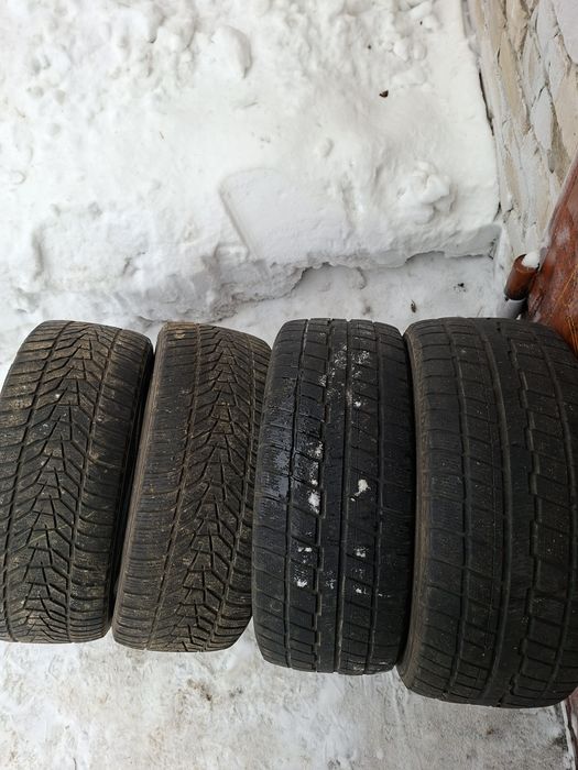 Продам шины 235/45/18