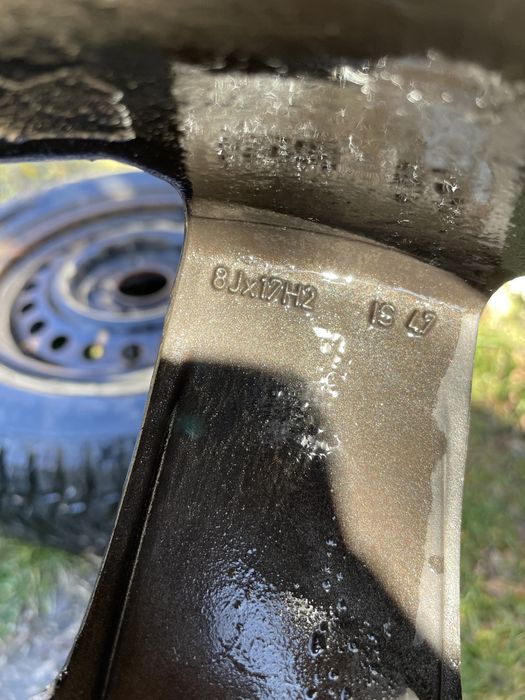 Гуми с джанти 17