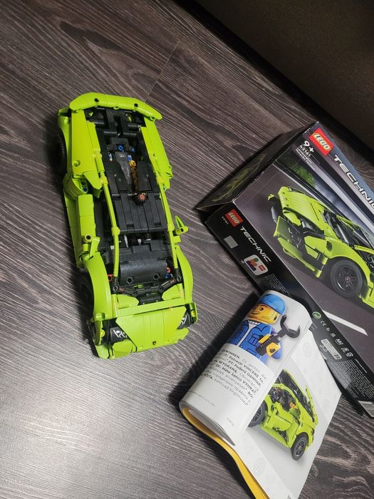 Vând Lego Technic 9+ Lambourghini