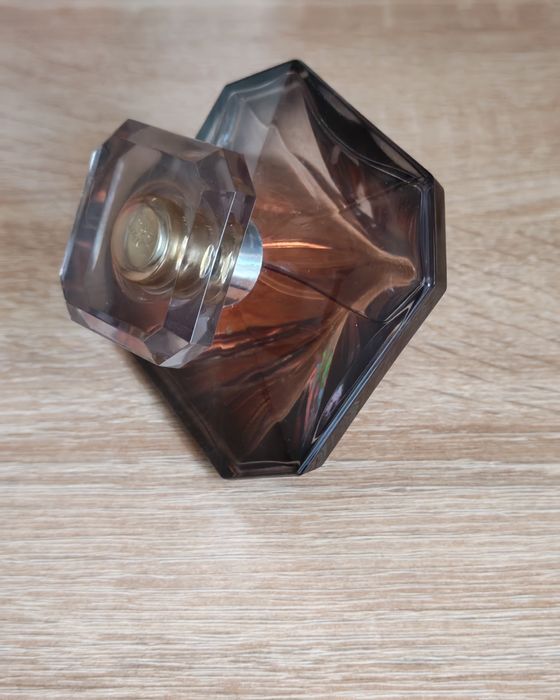 Продам парфюм женский