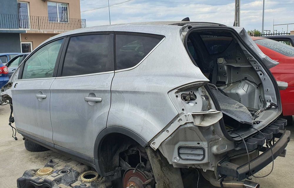 Dezmembram FORD KUGA