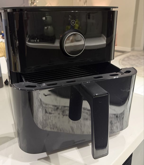 Аэрогриль  Xiaomi (Mi) почти новый. Готовит без масла!