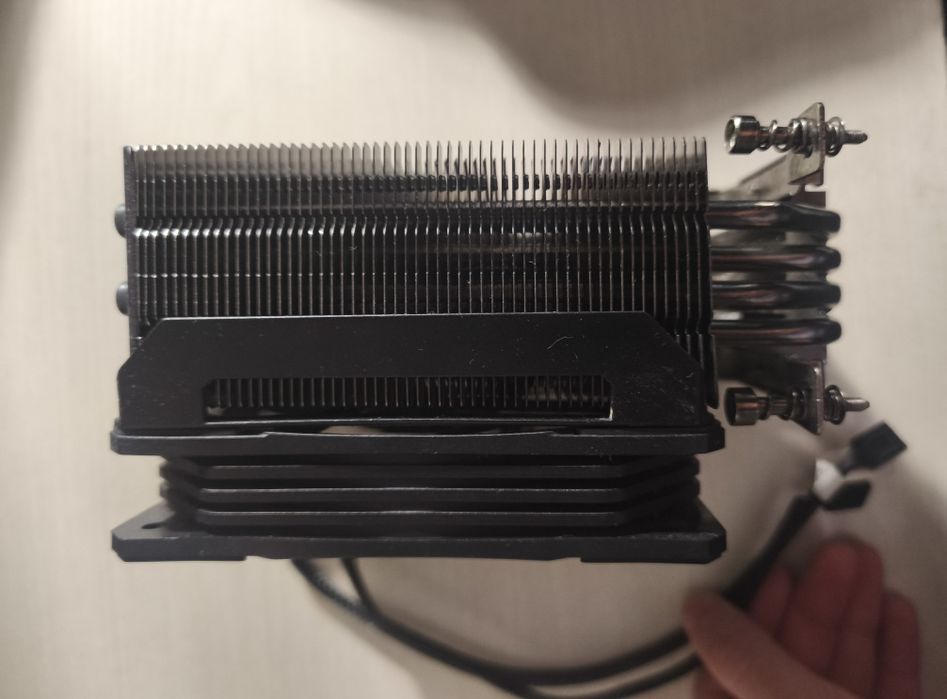 Cooler Master Hyper 212 RGB Black Edition.