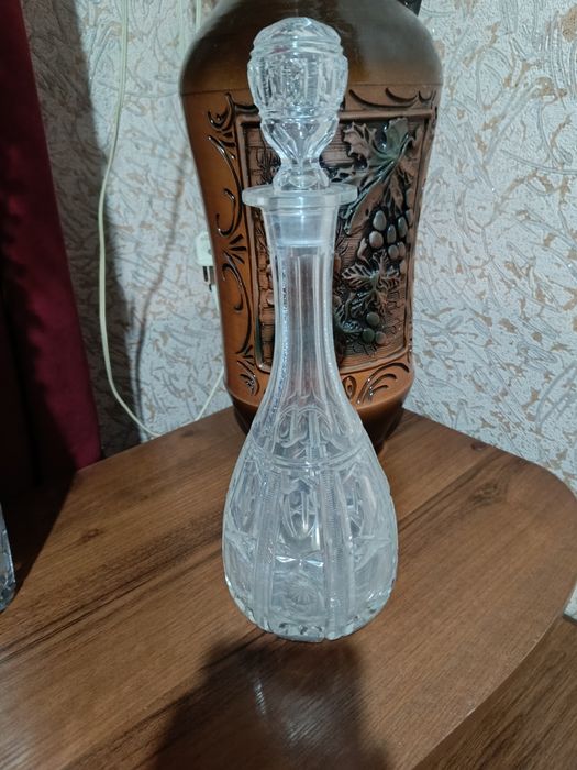 Графин хрустальный.