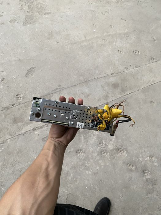 Clarion Magnitafon ishlashi yaxshi