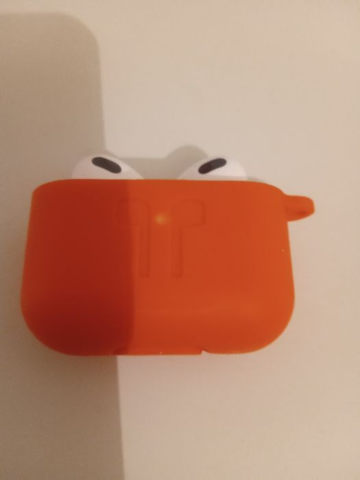 Продам Наушник AirPods 3.