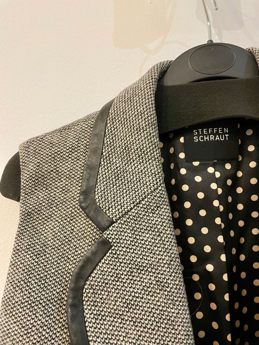 Costum dama vesta + fusta scurta, 50% lână mărime 40