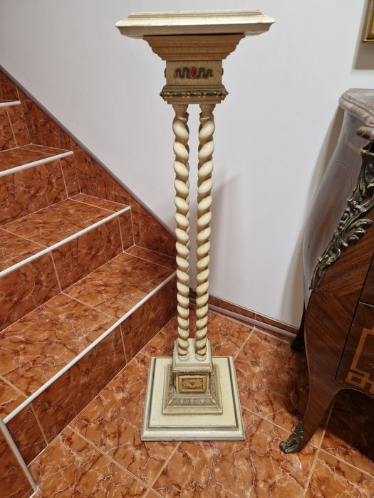 Уникална антикварна италианска колона пиедестал Silik