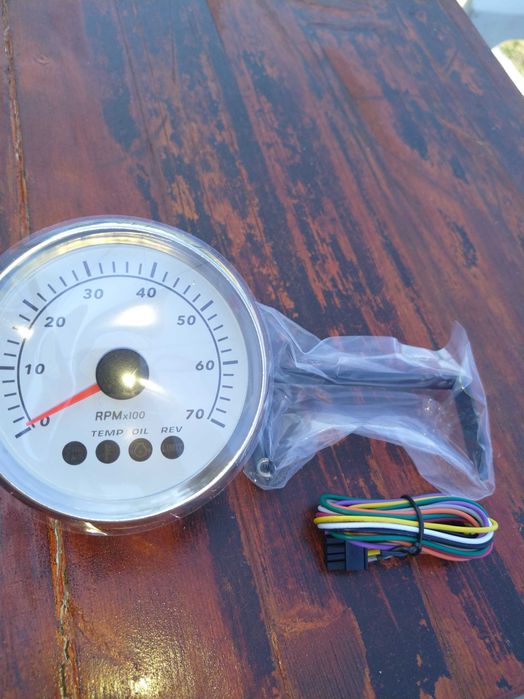 Оборотомер за извънбордов двигател