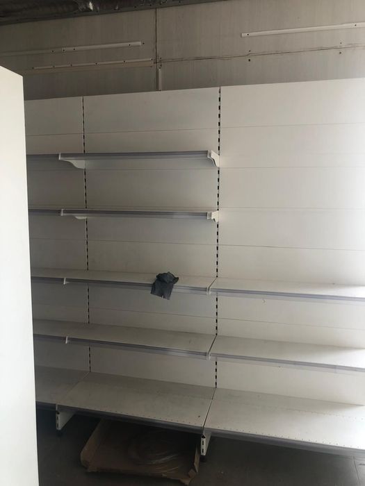 Продам комплект полок для магазина
