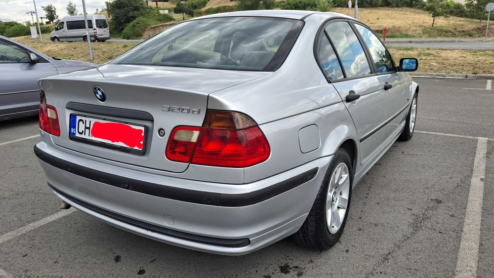 Автомобил БМВ BMW 320