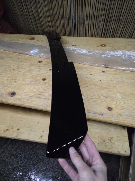 Eleron Luneta Lip Spoiler Geam BMW Seria 7 F01, Model M4, Negru Lucios