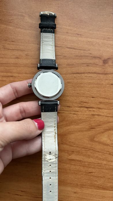 Часовник в черно