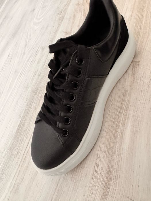 Adidasi Lumbrejack 2025