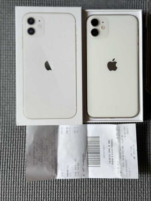 iPhone 11 white cutie