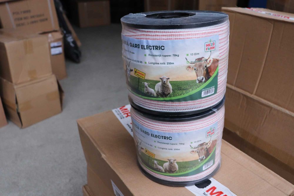 Rola fir rosu-alb 10mm insertie metalica 4x0.16mm 250m gard electric