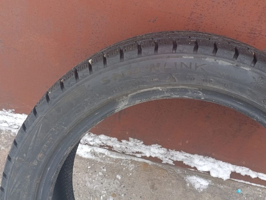 Продам шины зимние липучка