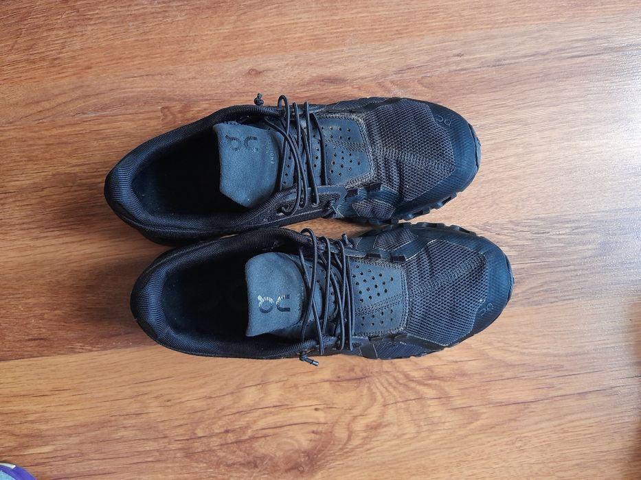 On Cloud маратонки 39 номер.