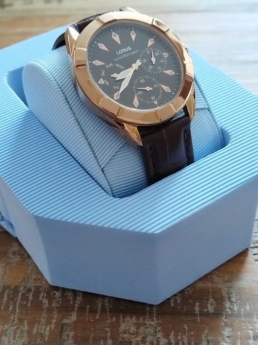 Дамски часовник LORUS