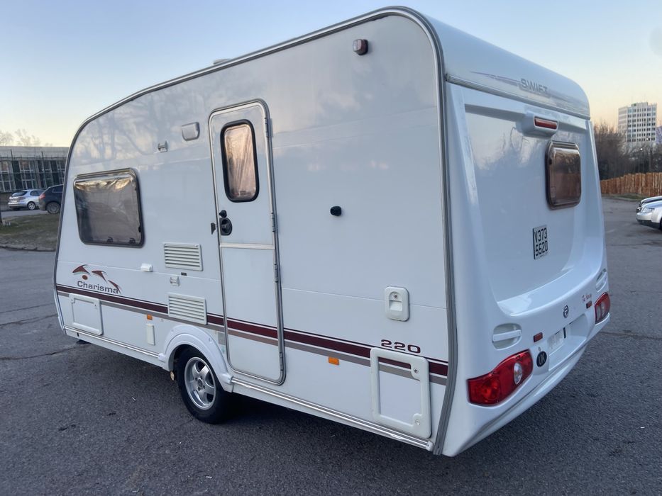 Каравана Swift двуместна