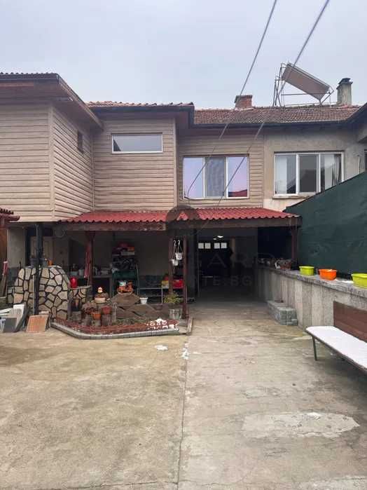 оф.22752 Две Къщи в общ двор/ с.Брестовица