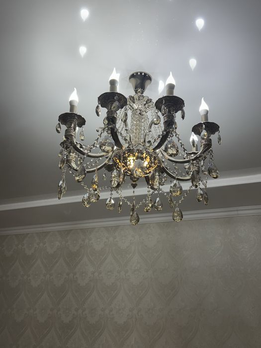 Люстра бывший в употреблении