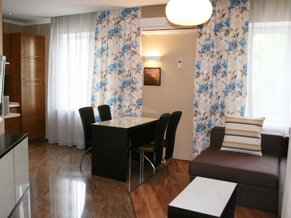 Дава се под наем Двустаен апартамент в София, Лозенец - 75 кв.м за 423.81 € - Снимка #2