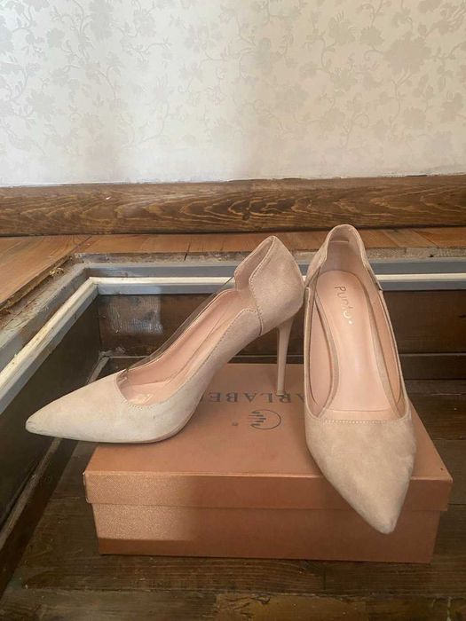 продаются замшевые туфли, размер 40