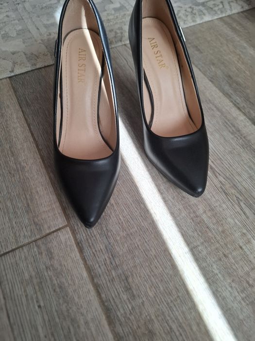 Дамски черни токчета