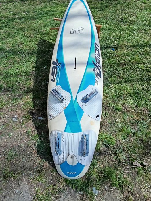 Продавам уиндсърфове и уиндсърф оборудване