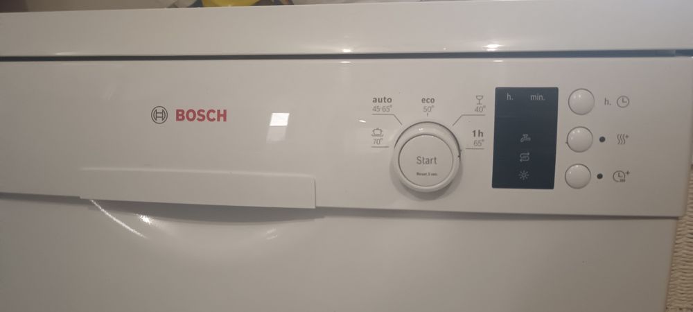 Vând mașină de spălat vase BOSCH