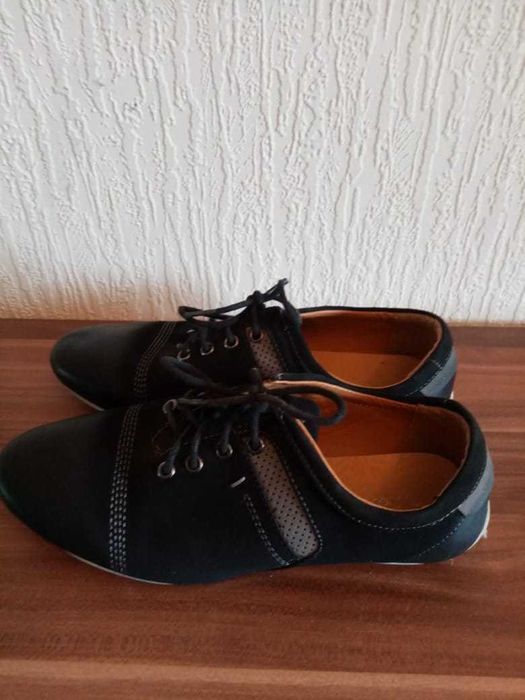 Продам женские туфли