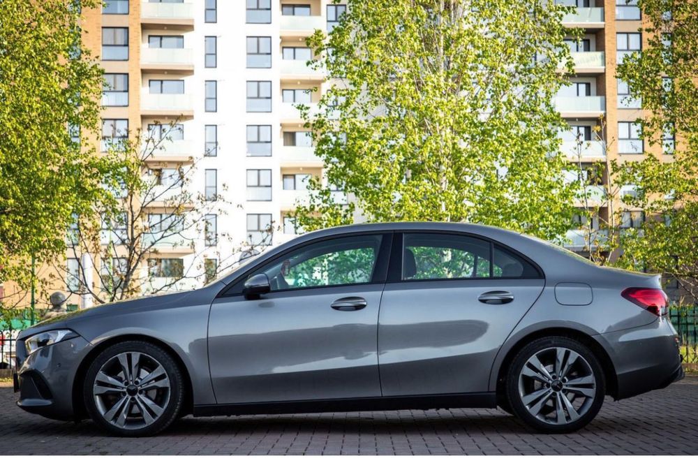 Vand Mercedes Benz A class berlina  2019 proprietate personala
