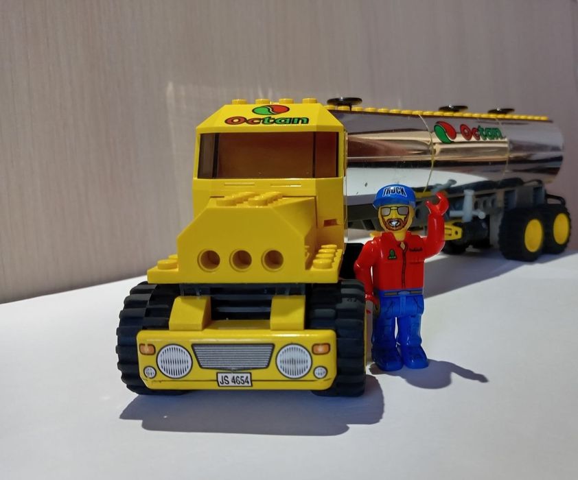 LEGO 4654 Бензовоз Octan
