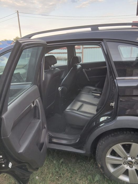 Vând chevrolet captiva 4x4