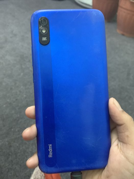 Redmi 9 A holati yaxw caqa chuqalari bor