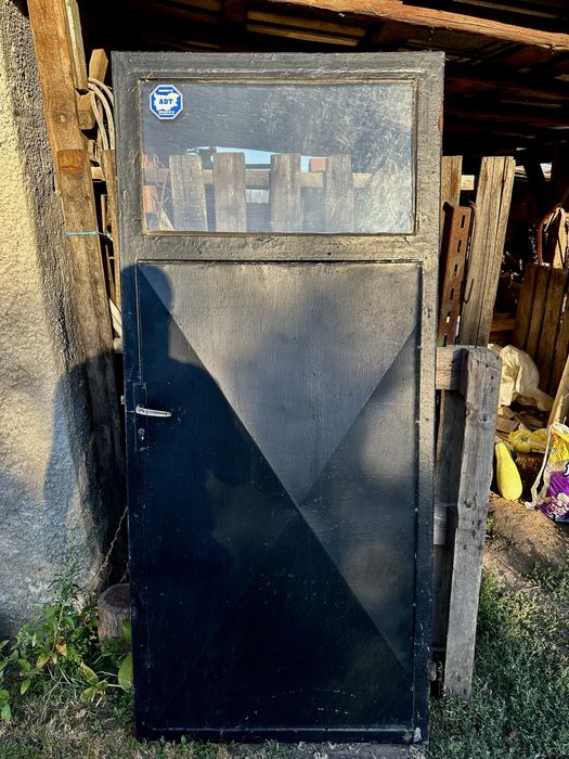 Продавам гаражна врата