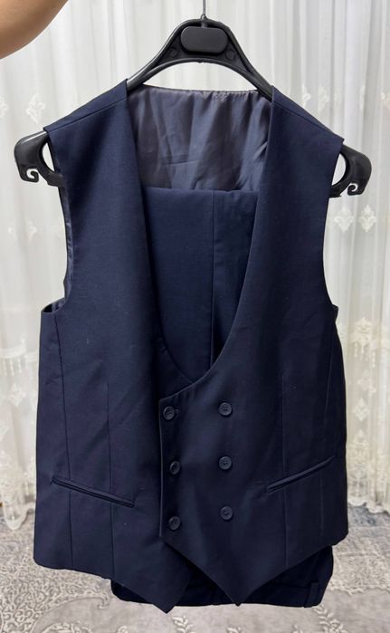 Мужской костюм‑тройка